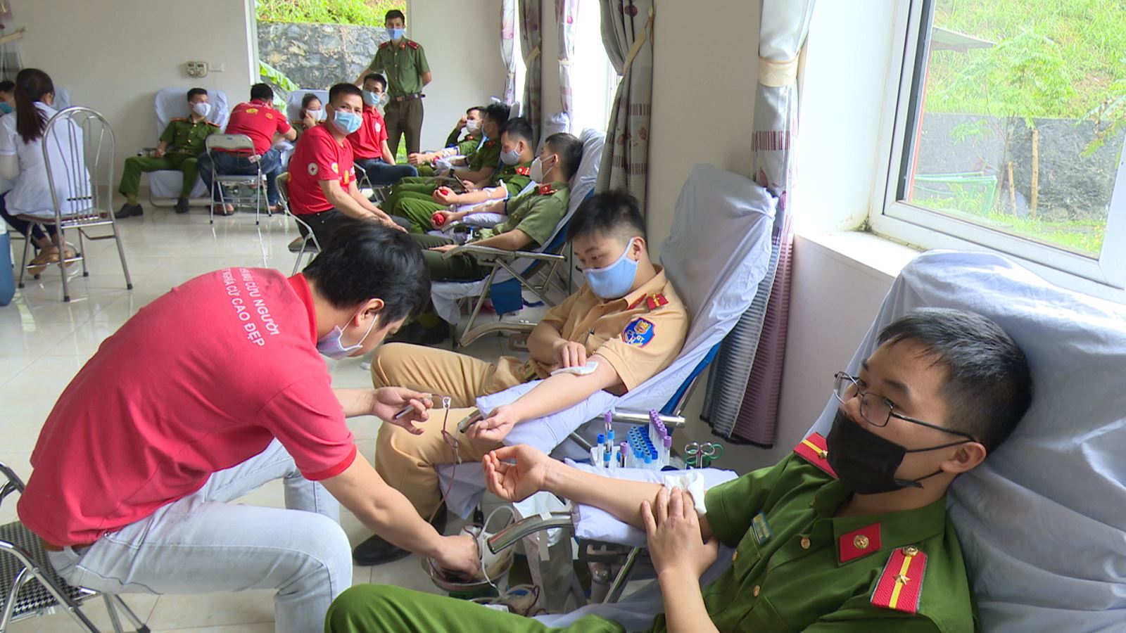 Công an huyện Lâm Bình tổ chức hiến máu tình nguyện