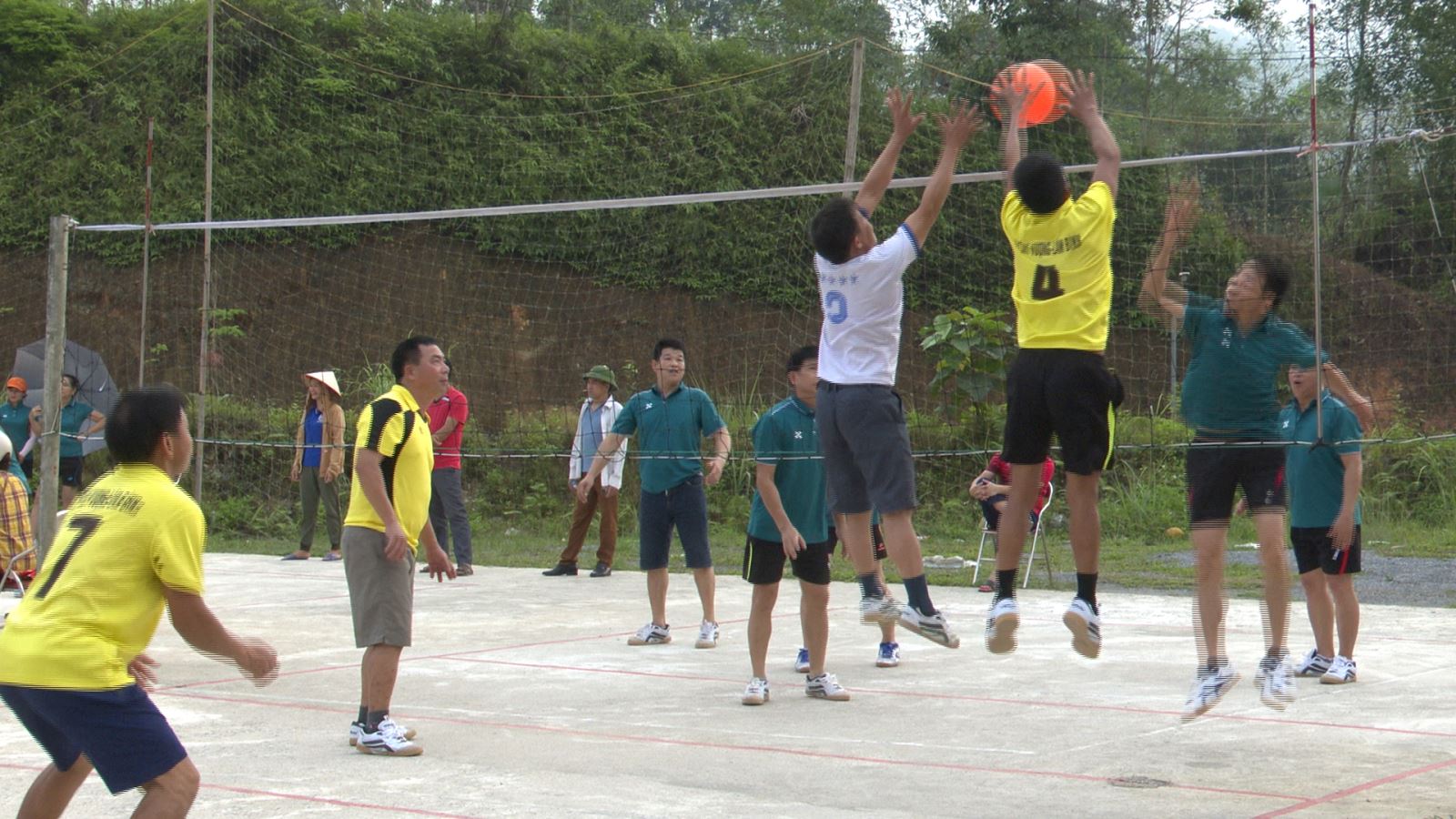 Lâm Bình tổ chức thành công giải bóng chuyền hơi năm 2021