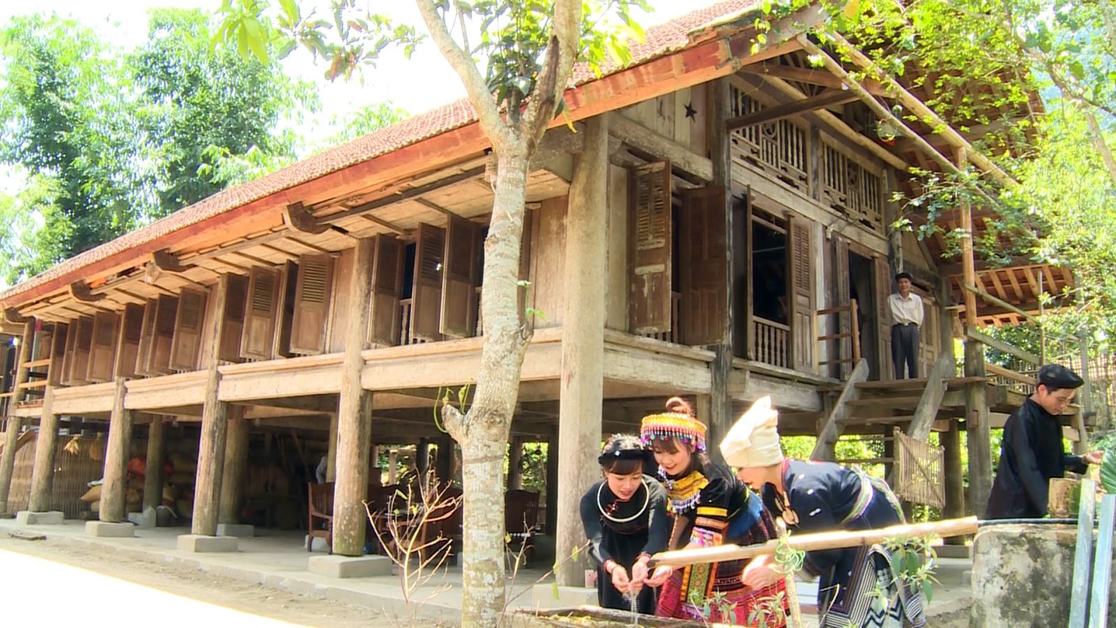 Lâm Bình giữ gìn truyền thống nhà sàn của người Tày, gắn với phát triển du  lịch Homestay